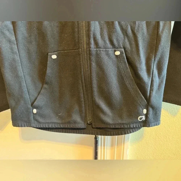 GapFit Kids  lack Fit Tech Hoodie Sz S (6-7) - Picture 3 of 7